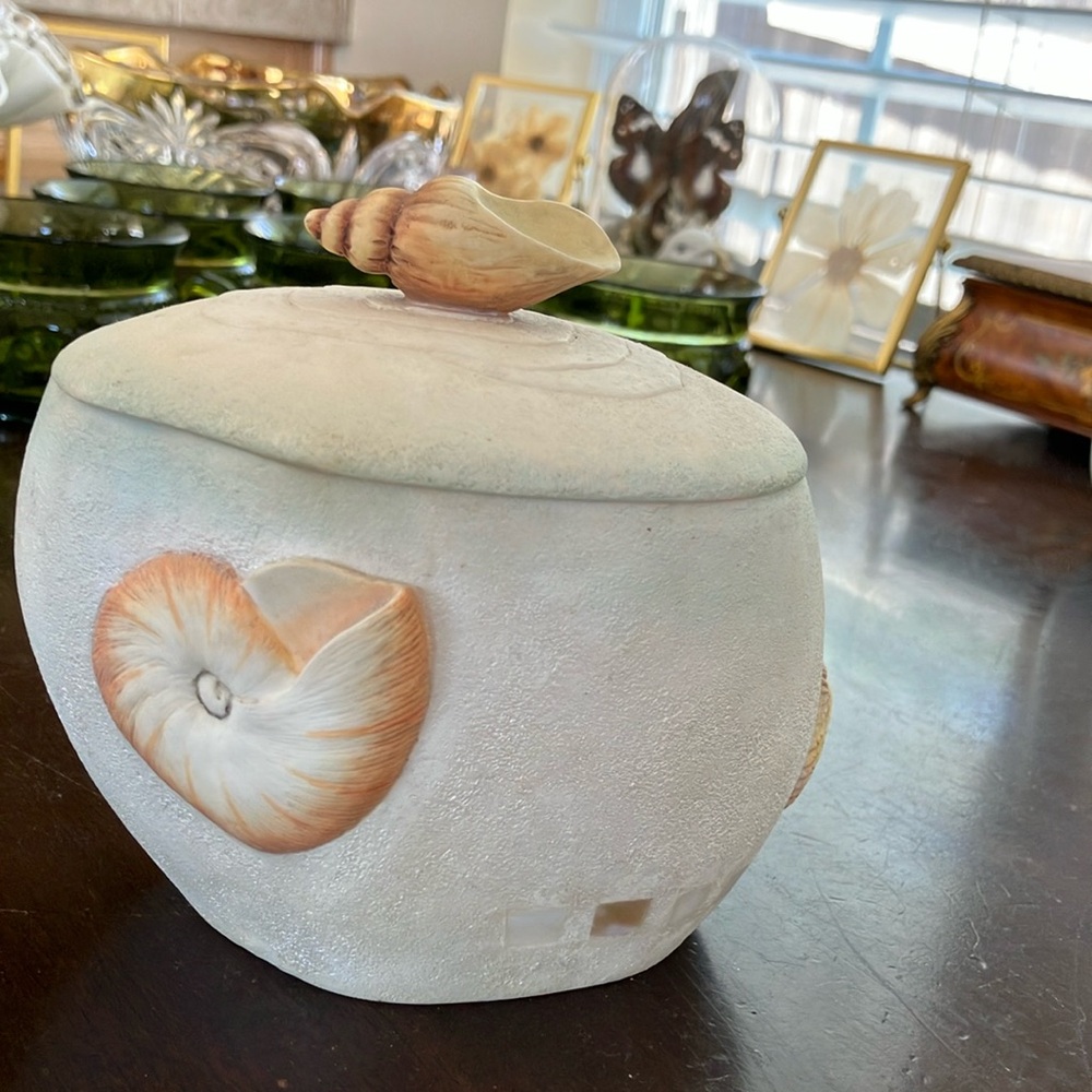 Croscill hand painted Cream and Tan Ceramic Art Piece